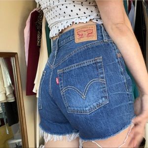 evis 501 button fly / raw hem